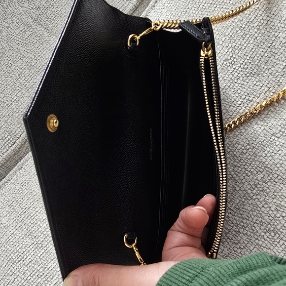 Saint Laurent Black Cassandre Chain Wallet - Picture 5 of 10